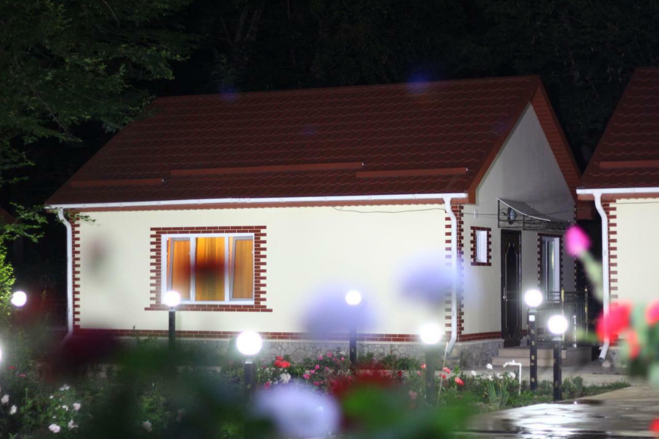 Selena Hotel Кусар Екстериор снимка