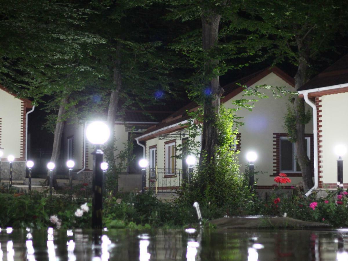 Selena Hotel Кусар Екстериор снимка