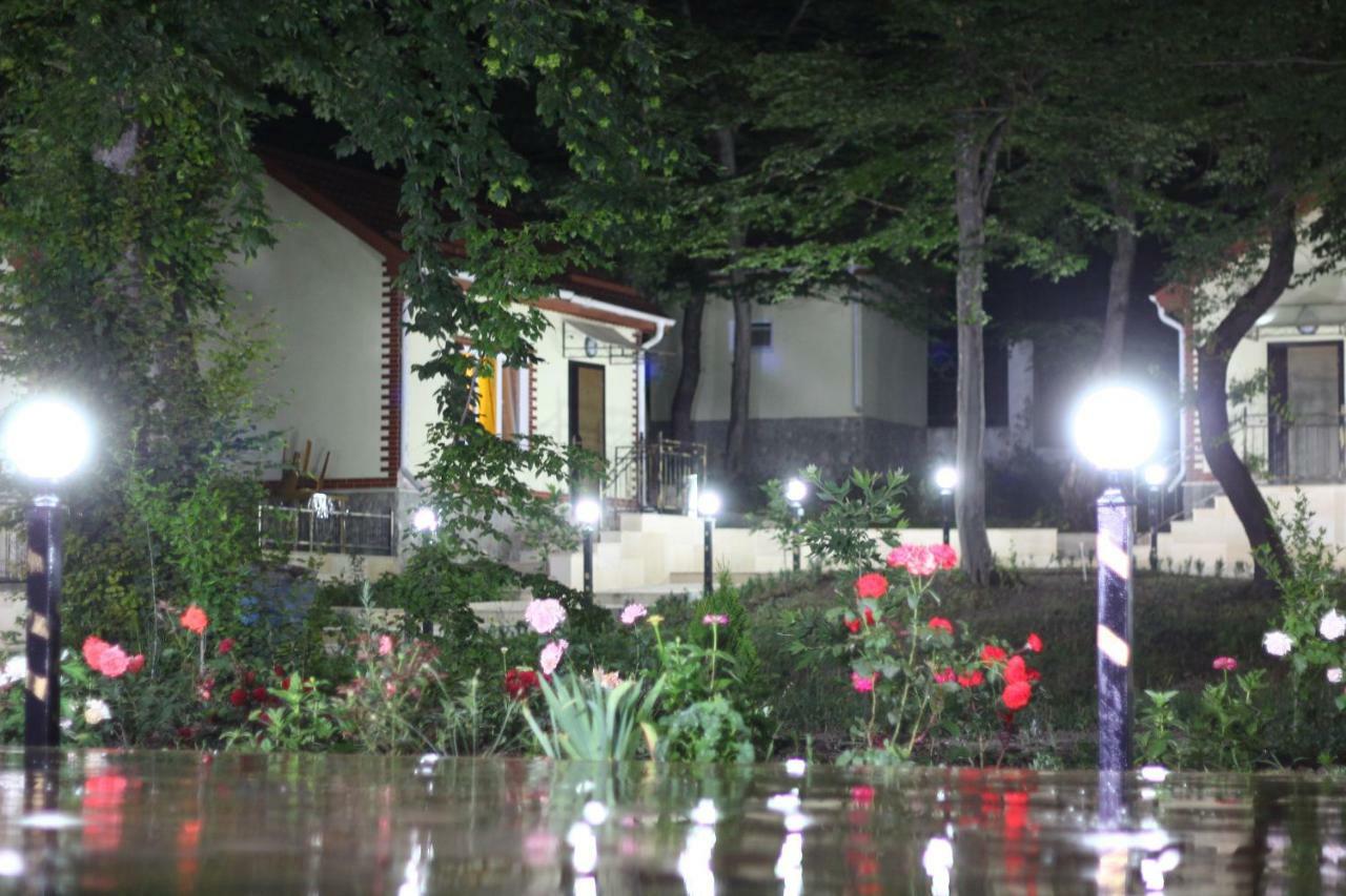 Selena Hotel Кусар Екстериор снимка