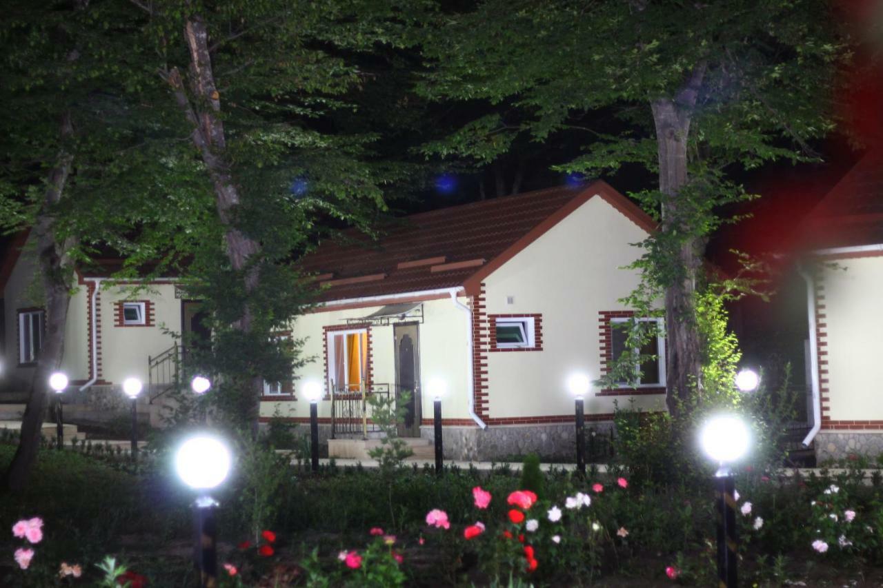 Selena Hotel Кусар Екстериор снимка